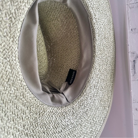 Green straw hat - Picture 2 of 5